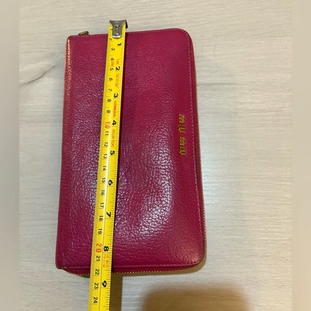 Miu‎ Miu Fuchsia Leather large Wallet 8.5